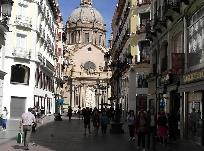 Cesar Augusto House 萨拉戈萨